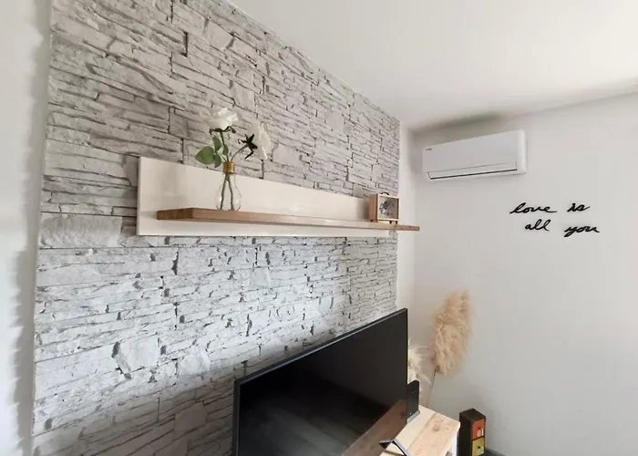 Modern Cave Apartman *
