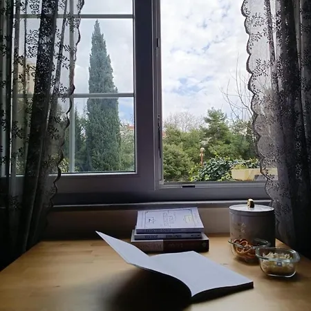 Modern Cave * ספליט