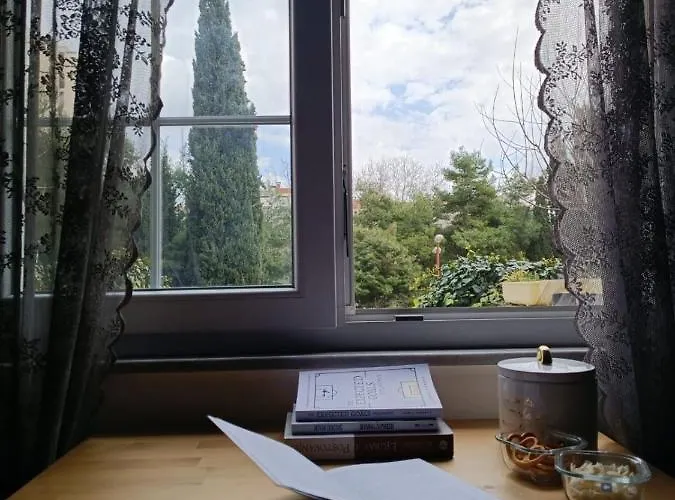 Modern Cave * ספליט